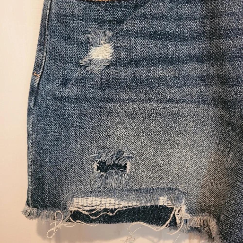 KanCan Button-Fly, High Rise Shorts - Picture 9 of 9